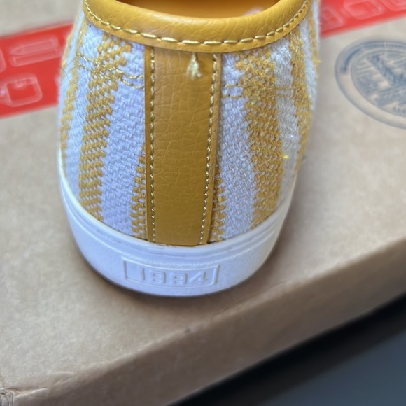 Yellow bold stipe slip on sneaker perfect cond - Picture 3 of 3